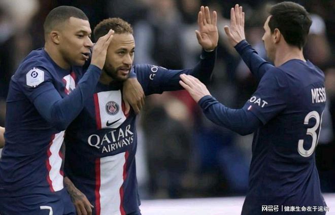 纹身师：不觉得斯帕莱蒂执教尤文是背叛那不勒斯，这只是工作（纹身师：斯帕莱蒂执教尤文非叛那不勒斯，只是职业选择）