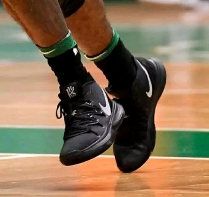 皇家贝蒂斯vs赫罗纳：安东尼、贝莱林首发，维特塞尔、布赖恩-希尔出战（皇家贝蒂斯迎战赫罗纳：安东尼、贝莱林先发，维特塞尔与布赖恩-希尔出场）