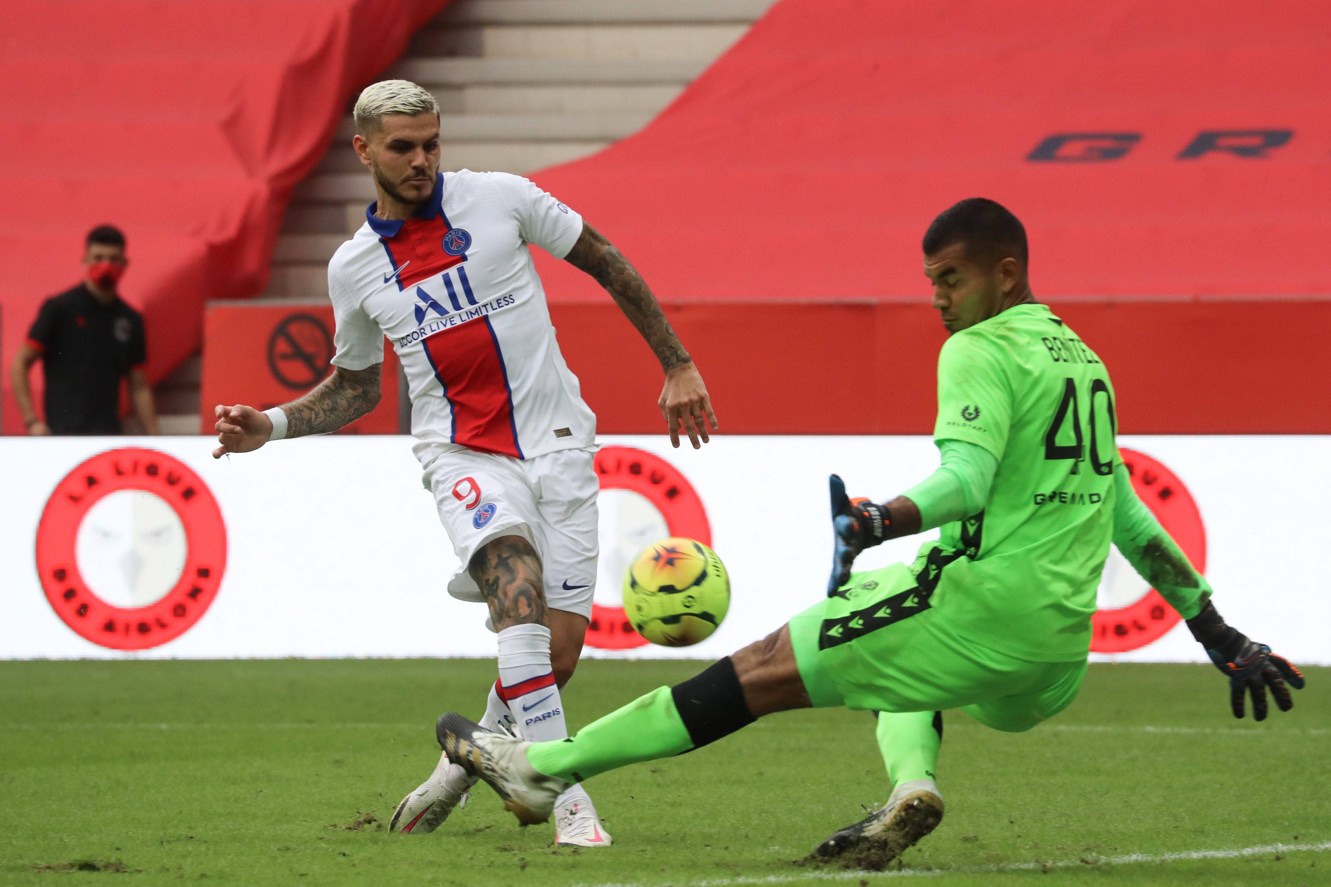 缺阵期间在板凳指挥对你领导力有帮助吗？杰威：他们根本不听