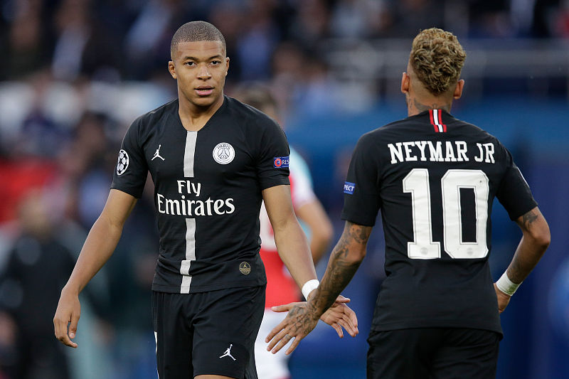 都体：邓弗里斯可能继续缺席与马竞比赛；泽林斯基已参加合练